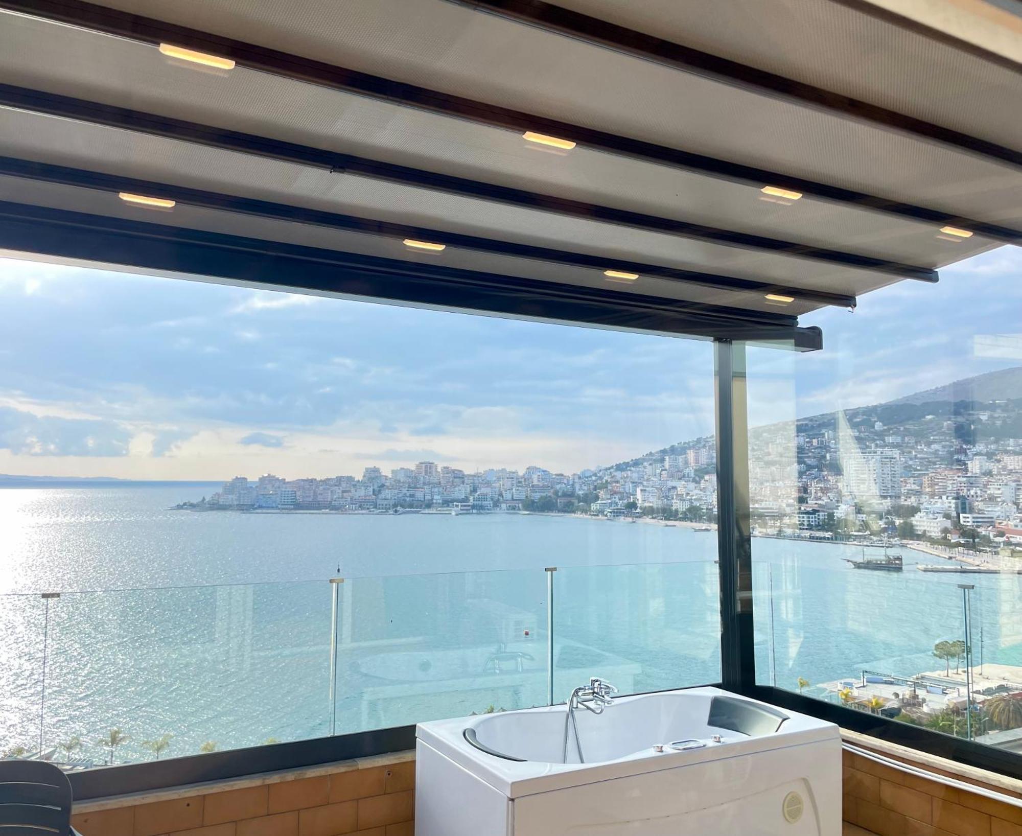 Appartamento Seaview Golden Penthouse Sarandë Esterno foto