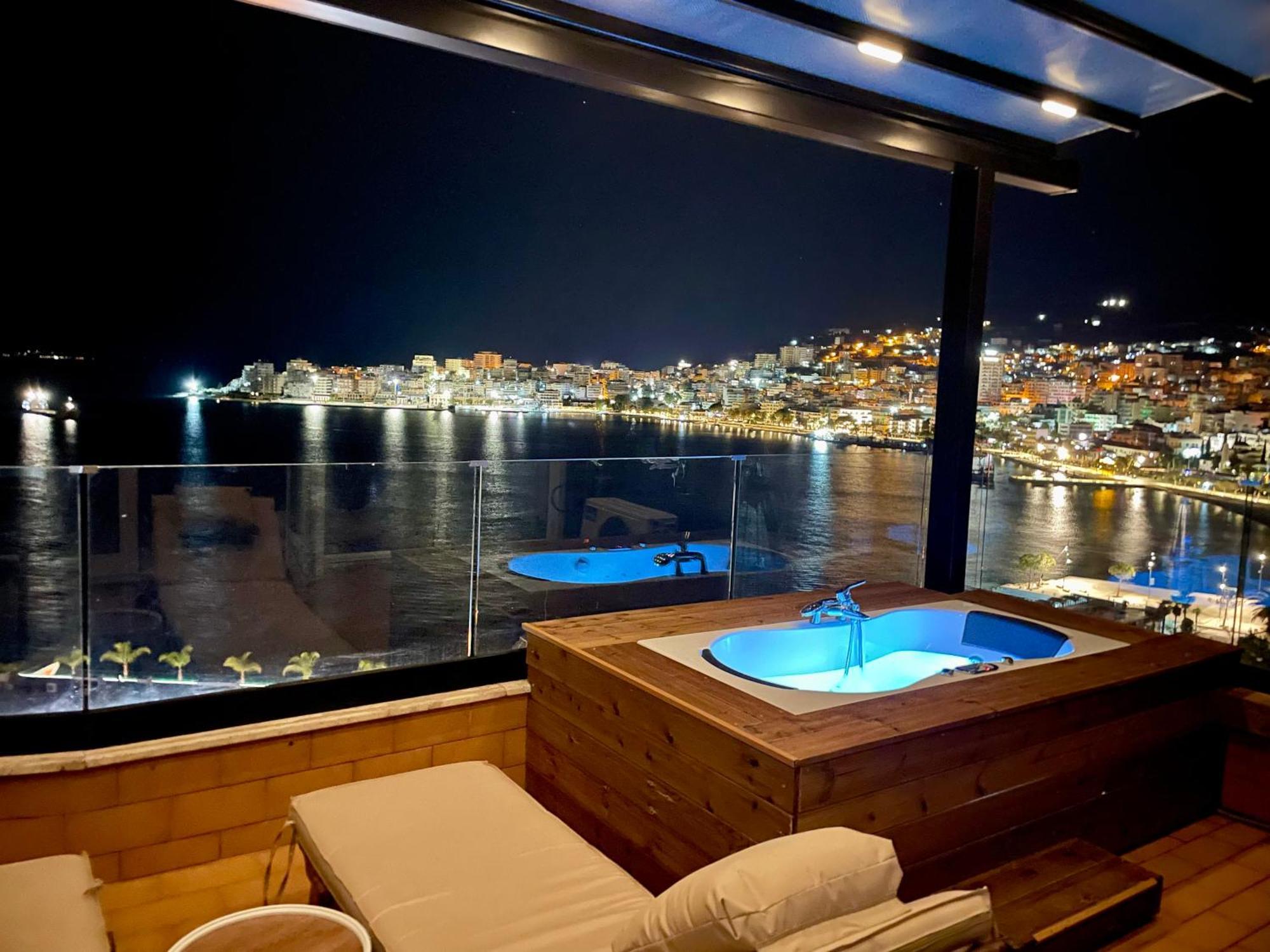 Appartamento Seaview Golden Penthouse Sarandë Esterno foto