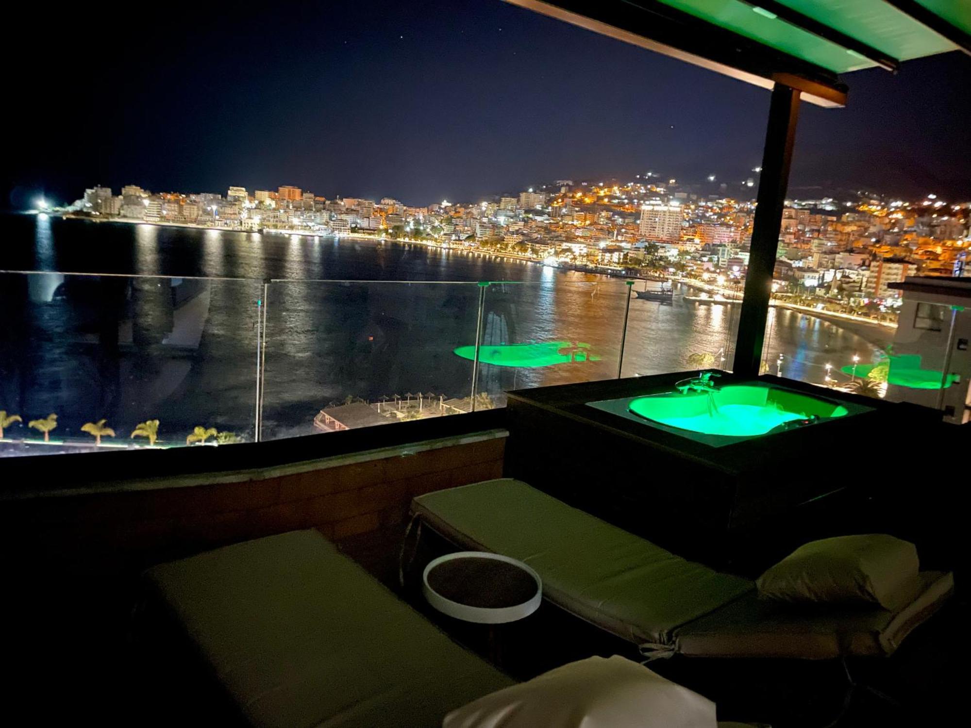 Appartamento Seaview Golden Penthouse Sarandë Esterno foto